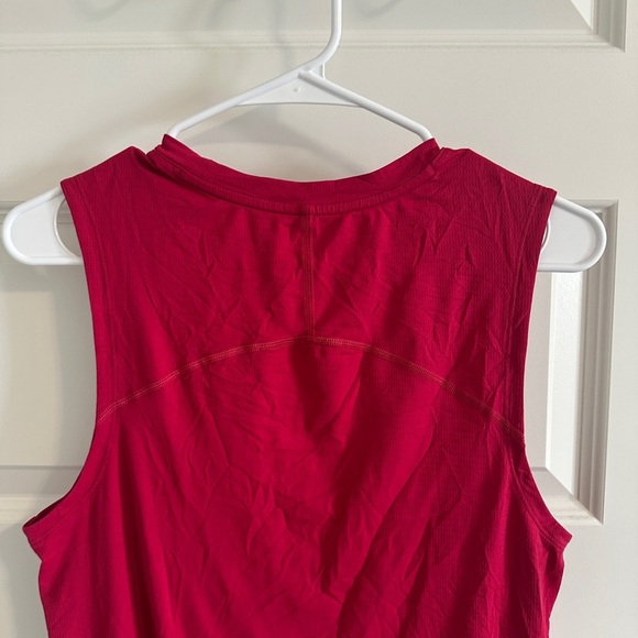 Peloton Raspberry Pink Sleeveless Workout Tank Top Size Extra Small Women’s - Picture 4 of 6